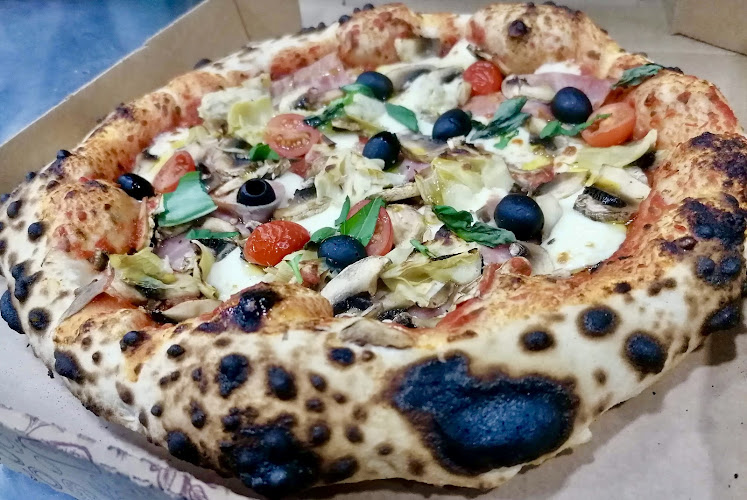 ALFORNO PIZZA Au feu de bois à Sartrouville - (Pizza Panuzzo Sandwich)