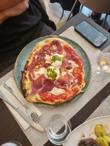 Chez Raphaël - Restaurant traditionnel français et italien