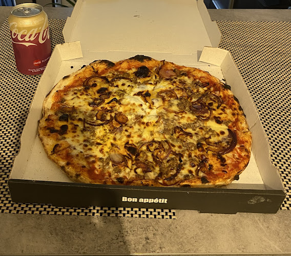 Courtry Pizza