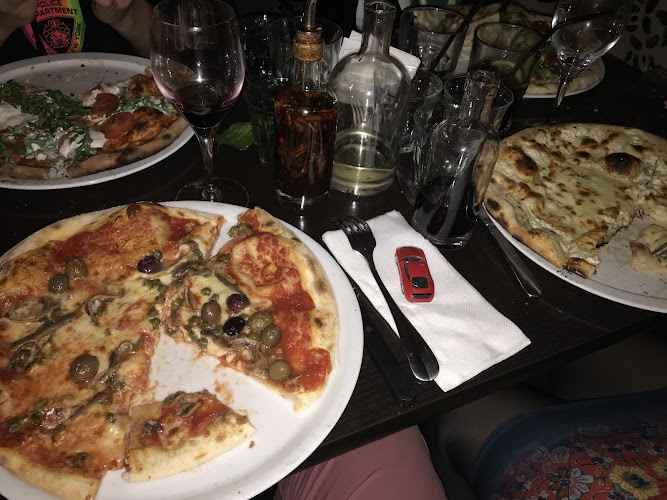 La Cantina Restaurant italien Le Vésinet - en salle et terrasse - Pizzeria - Service traiteur italien sur place et à emporter
