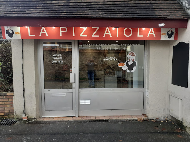 LA PIZZAIOLA