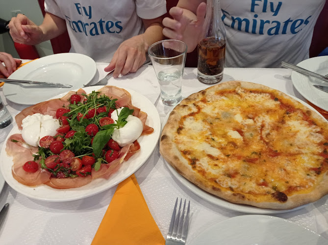 La Selva Clichy - Italian Restaurant and Bar