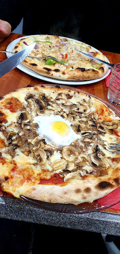Lagny's Pizza