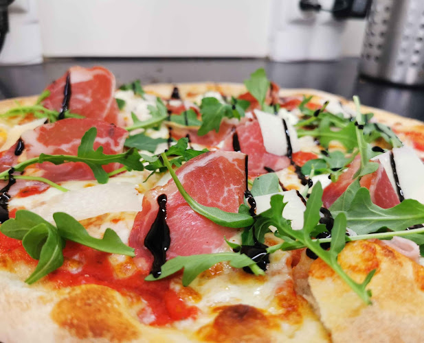 LE CAMION A PIZZA Emerainville
