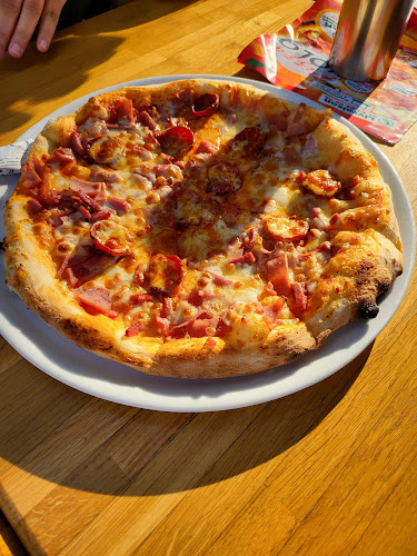 Yolo pizza